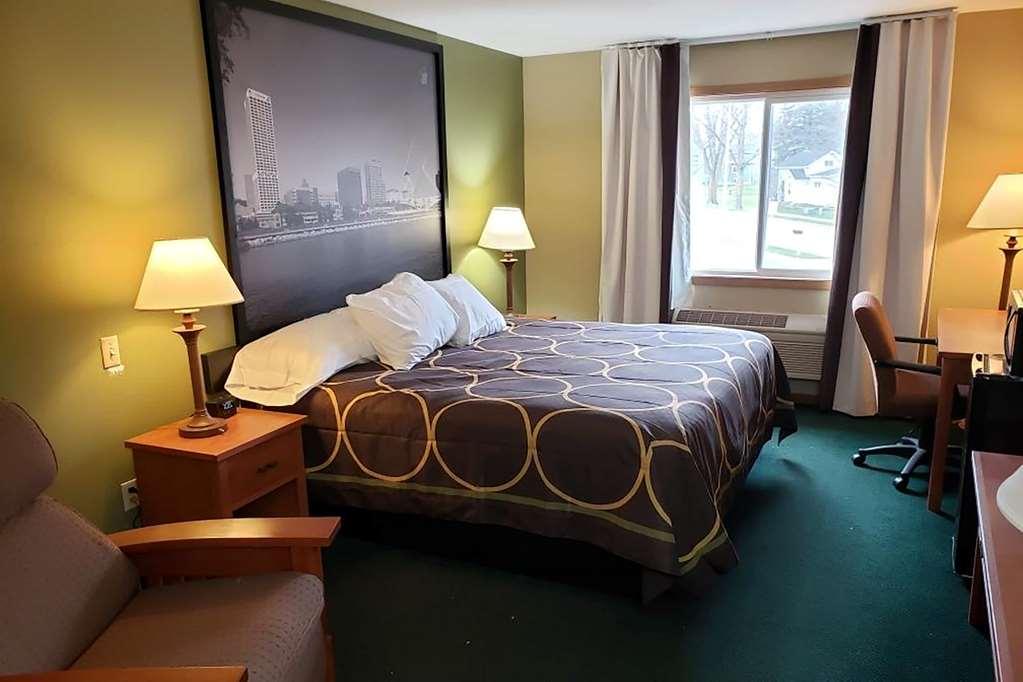 Super 8 By Wyndham Berlin Wi Quarto foto