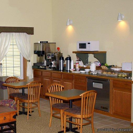 Super 8 By Wyndham Berlin Wi Restaurante foto